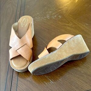KORK-EASE Tan Suede Wedge Sandals w/Full grain Leather Criss-Cross Straps 11 43